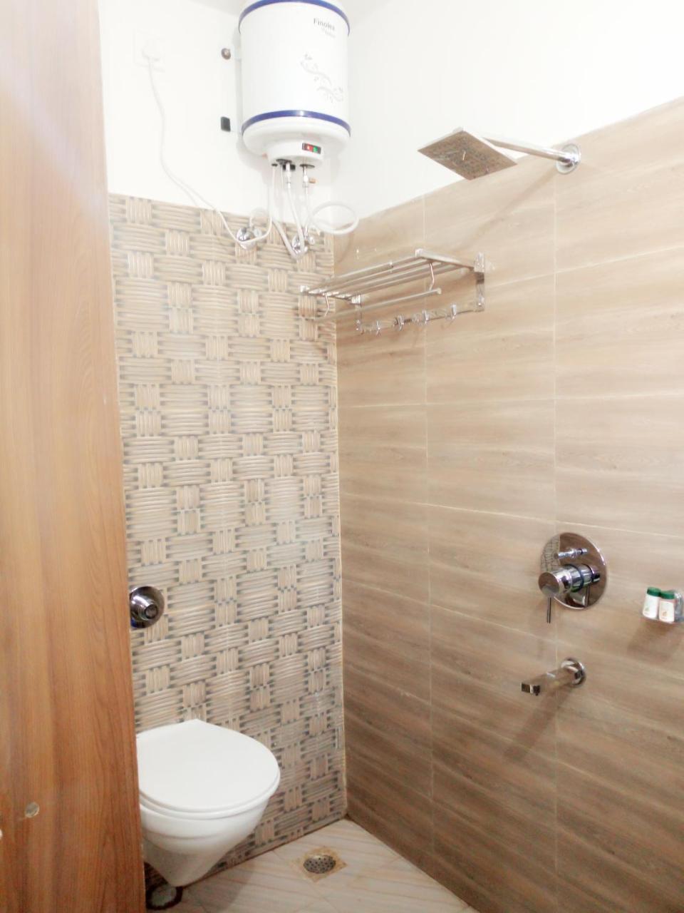 Hotel Rudraksha Inn Диогар Екстериор снимка